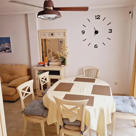 Magnifico Adosado En Torrevieja, Alicante. Holiday home Torrevieja
