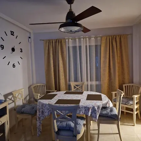 بيت للعطل Magnifico Adosado En Torrevieja, Alicante. تورّيفيِخا