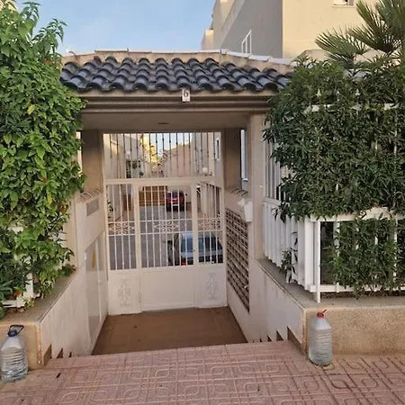 Magnifico Adosado En Torrevieja, Alicante. تورّيفيِخا