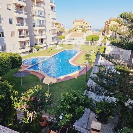 Magnifico Adosado En Torrevieja, Alicante. *